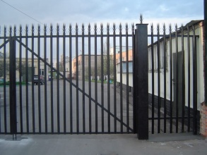 Сварные заборы с бетонированием столбов 12 метров фото в Краснозаводске