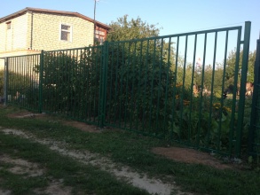 Сварные заборы с забивными столбами  80 метров фото в Краснозаводске