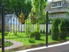 Кованые заборы на ленточном фундаменте 80 метров фото в Краснозаводске