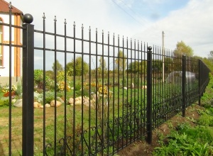 Сварные заборы с забивными столбами  12 метров фото в Краснозаводске